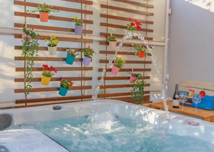 Apartman New Delux Garden With Hotube ****